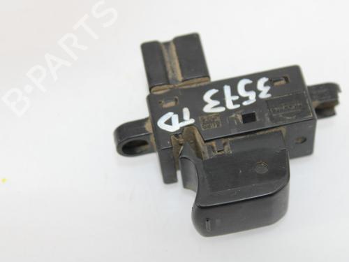 Used Right rear window switch NISSAN NAVARA NP300 (D40) 2.5 dCi (144 hp) 15394115