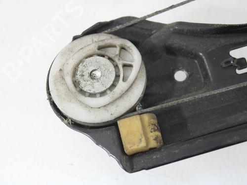 Lève-vitre arrière gauche MERCEDES-BENZ C-CLASS (W203) C 220 CDI (203.006, 203.008) | BP29814435C24 