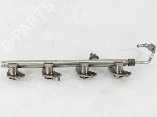 Used Injection rail MERCEDES-BENZ CLA Coupe (C117) CLA 180 (117.342) (122 hp) 25710816