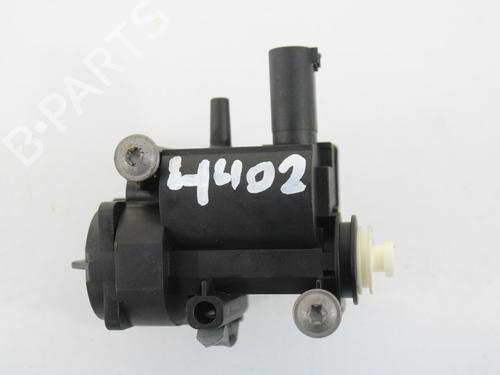 Used Fuel door actuator BMW 5 (F10) 520 d (190 hp) 16142433