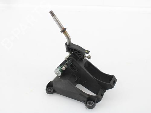 Used Gear lever TOYOTA COROLLA Verso (ZER_, ZZE12_, R1_) 2.0 D-4D (CUR10_, CUR10R) (116 hp) 13664096