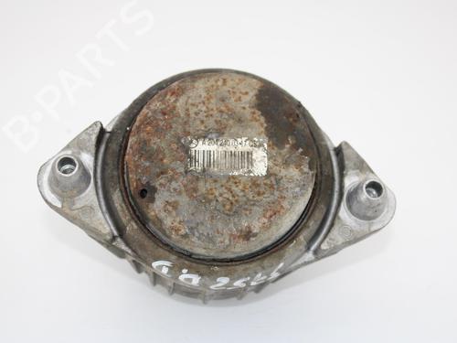 Used Engine mount MERCEDES-BENZ C-CLASS (W204) C 200 CDI (204.001) (136 hp) 11942007