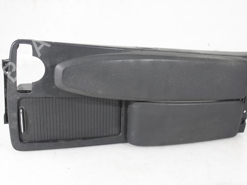 Used Armrest / Center console MERCEDES-BENZ C-CLASS (W204) C 200 CDI (204.001) (136 hp) 17082209
