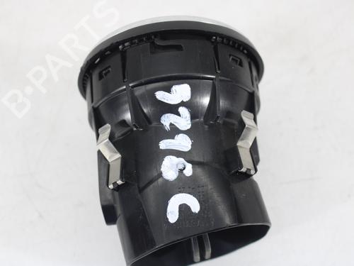 Air vent MERCEDES-BENZ CLA Coupe (C117) CLA 180 (117.342) | BP24030220I21 