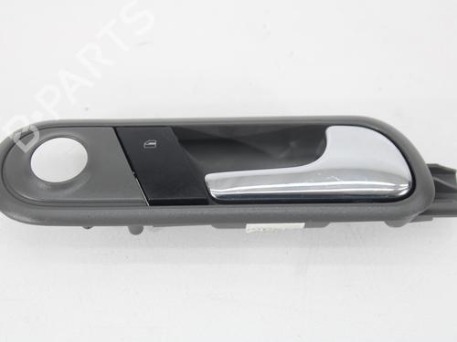Høyre foran invendig håndtak SEAT CORDOBA (6L2) 1.9 TDI (100 hp) 15763862