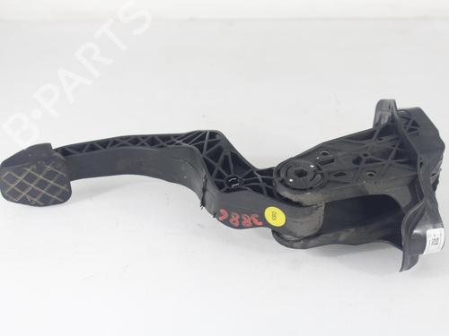 Used Clutch pedal VW POLO V (6R1, 6C1) 1.2 TSI 16V (90 hp) 16875182