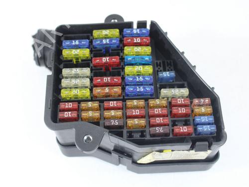 Fuse box AUDI TT Roadster (8N9)  8N0970165E