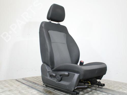 Used Right front seat SUZUKI SX4 S-Cross (JY) 1.6 DDiS (AKK 416D) (120 hp) 17768838