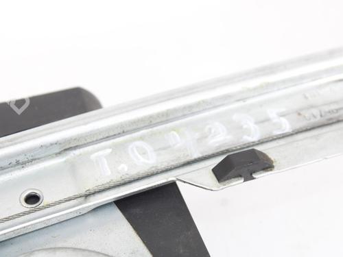 Rear right window mechanism PEUGEOT 5008 (0U_, 0E_) 1.6 HDi | BP15769341C25 