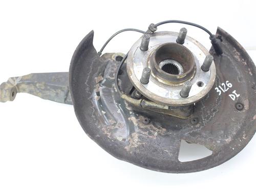 Used Left front steering knuckle LAND ROVER DISCOVERY III (L319) 2.7 TD 4x4 (190 hp) 10120911