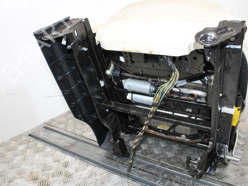 Right front seat LAND ROVER RANGE ROVER SPORT I (L320) 3.0 D 4x4 | BP15389664C16 