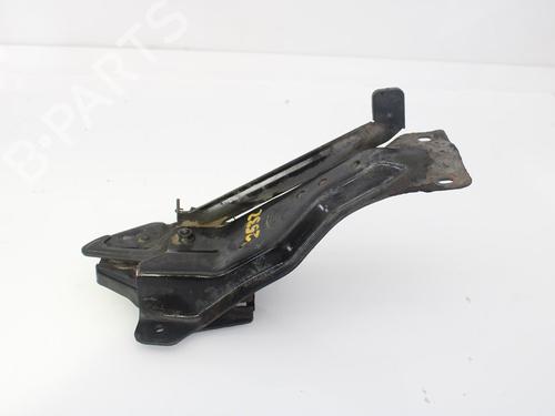 Used Hood lock KIA SORENTO I (JC) 2.5 CRDi 4WD (140 hp) 10732953