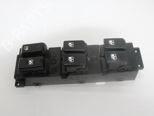 Used Left front window switch HYUNDAI SANTA FÉ II (CM) 2.2 CRDi GLS (150 hp) 12268748