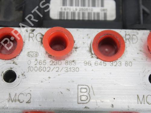 Used ABS pump PEUGEOT 5008 (0U_, 0E_) 1.6 HDi (110 hp) 15763852