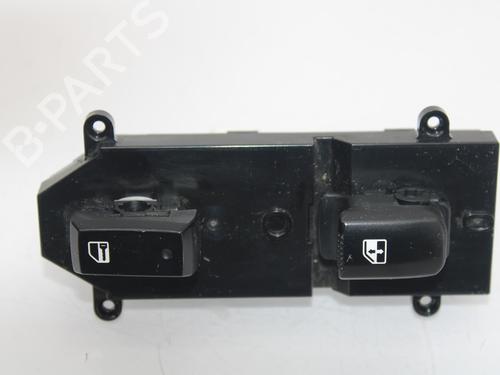 Used Right front window switch HYUNDAI SANTA FÉ II (CM) 2.2 CRDi GLS (150 hp) 12268788