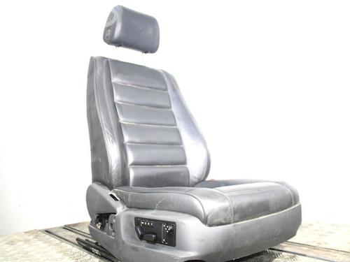 Siège avant droit VW TOUAREG (7LA, 7L6, 7L7) 5.0 V10 TDI (313 hp) 30657879