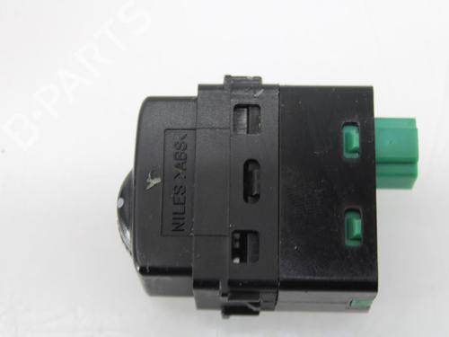 Switch NISSAN NAVARA NP300 (D40) 2.5 dCi 4WD (D40TT, D40T, D40M, D40BB) | BP10121754I30 
