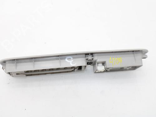 Used Interior roof light MITSUBISHI GRANDIS (NA_W) 2.0 DI-D (NA8W) (136 hp) 15660848
