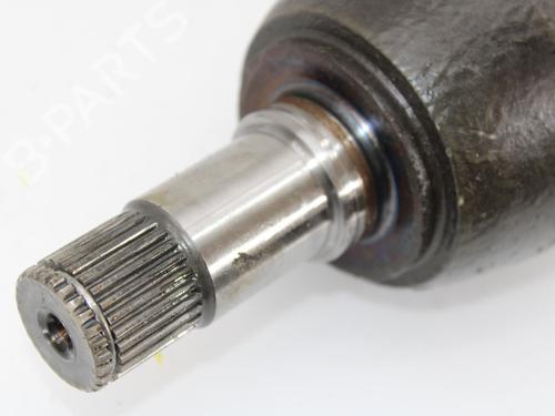 Used Left front driveshaft MERCEDES-BENZ CLA Coupe (C117) CLA 180 (117.342) (122 hp) 13575659