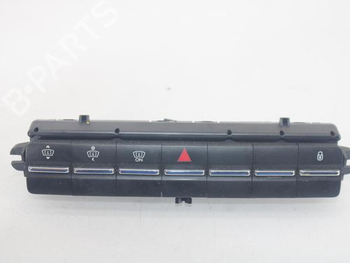 Used Warning switch PEUGEOT 5008 (0U_, 0E_) 1.6 HDi (110 hp) 15769403