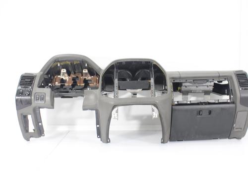 Used Dashboard MITSUBISHI PAJERO III (V7_W, V6_W) 2.5 TDi (V64W, V74W) (115 hp) 16268140