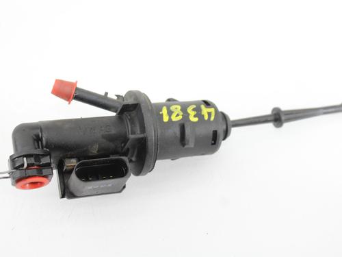 Used Clutch slave cylinder SEAT LEON (1P1) 2.0 TDI 16V (140 hp) 15637348