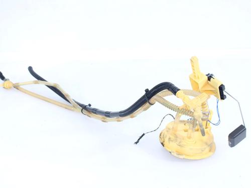 Used Fuel pump BMW 1 Convertible (E88) 118 d (143 hp) 16276204