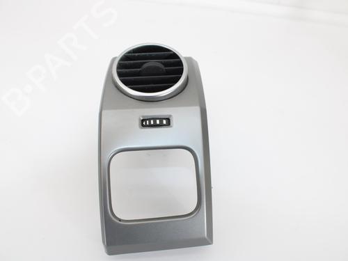 Used Air vent LAND ROVER DISCOVERY III (L319) 2.7 TD 4x4 (190 hp) 12268135