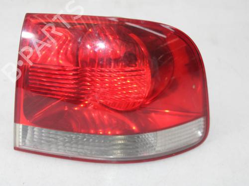 Used Right taillight Right taillight 32680946 32680946