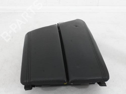 Used Armrest / Center console Armrest / Center console 39068343 39068343