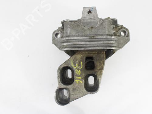 Used Engine mount MERCEDES-BENZ CLA Coupe (C117) CLA 180 (117.342) (122 hp) 13809017