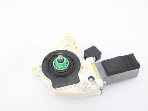 Used Right front window motor MERCEDES-BENZ CLA Coupe (C117) CLA 180 (117.342) (122 hp) 13575651