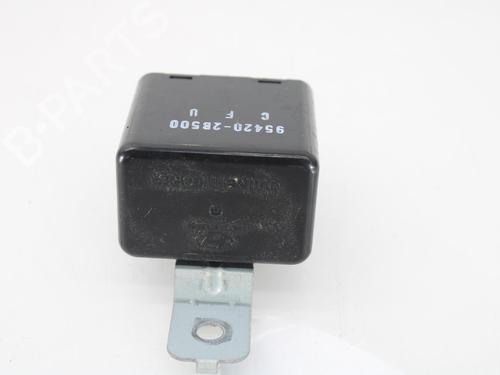 Used Electronic module HYUNDAI SANTA FÉ II (CM) 2.2 CRDi GLS 4x4 (150 hp) 14174613