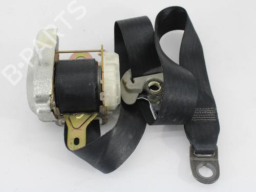 Used Front right seatbelt TOYOTA COROLLA Verso (ZER_, ZZE12_, R1_) 2.0 D-4D (CUR10_, CUR10R) (116 hp) 13733705