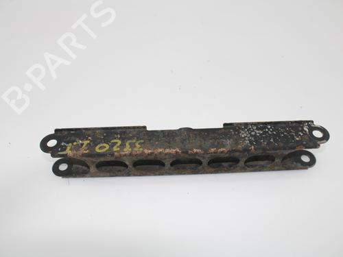 Venstre bagtil bærearm BMW 1 (E81) 118 d (143 hp) 11051699