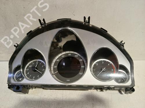 Used Instrument cluster Instrument cluster MERCEDES-BENZ E-CLASS (W212) E 220 CDI (163 hp) 33719098 33719098