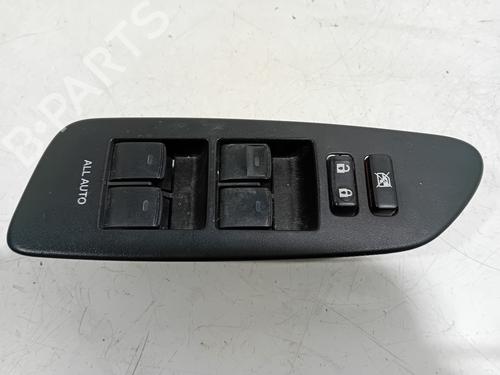 Used Switch Switch TOYOTA AURIS (_E15_) 1.8 Hybrid (ZWE150_, ZWE150R) (136 hp) 17393906 17393906