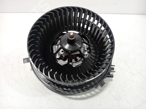 Gebläsemotor für Gebläsemotor VW GOLF VIII (CD1, DA1) 2.0 TSI R 4motion (320 hp) 33757249 33757249
