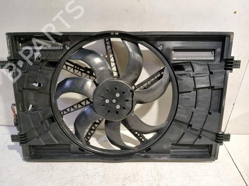 radiator-fan-vw-passat-b8-variant-3g5-cb5-2014-31823884 main image