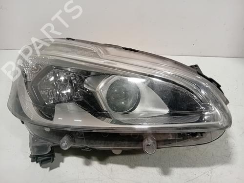 Used Right headlight Right headlight PEUGEOT 208 I (CA_, CC_) 1.6 HDi / BlueHDi 75 (75 hp) 33875812 33875812
