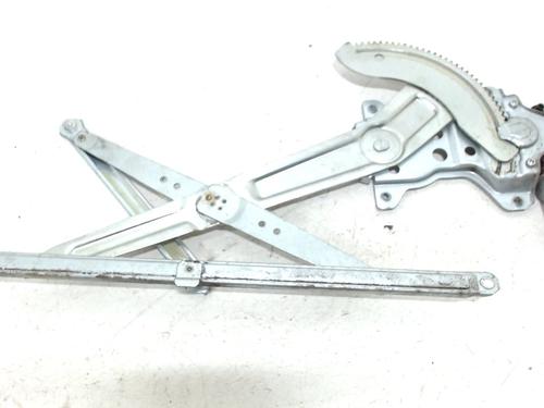 Used Front left window mechanism Front left window mechanism SUZUKI SPLASH (EX) 1.0 (A5B310) (65 hp) 10083219 10083219