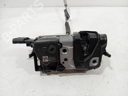 Used Front right lock OPEL CORSA F (P2JO) 1.2 (68) (75 hp) 29028667