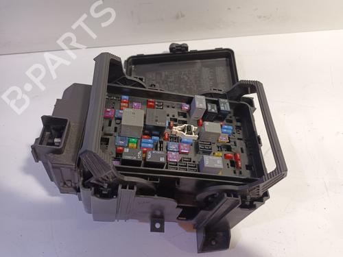 Used Fuse box Fuse box 17019950 17019950