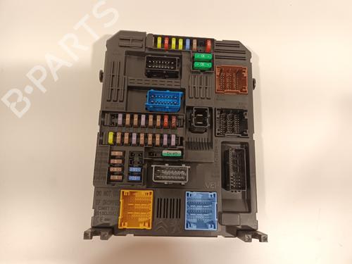 Used Fuse box Fuse box 16421612 16421612