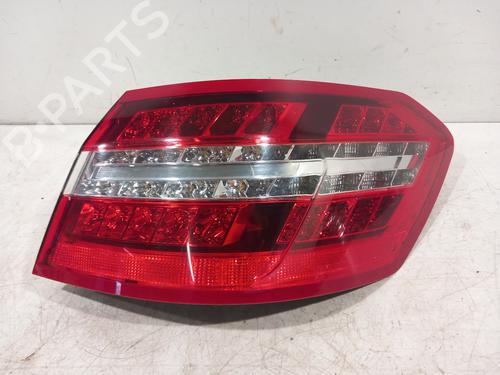 Used Right taillight Right taillight MERCEDES-BENZ E-CLASS (W212) E 300 Hybrid / BlueTEC Hybrid (212.098) (204 hp) 33935302 33935302