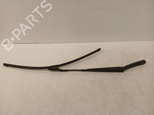 Used Front windshield wiper arm Front windshield wiper arm 39586849 39586849