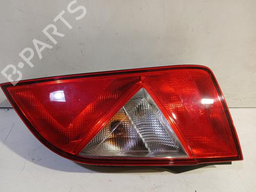 Feu arrière droit SEAT Mii (KF1, KE1) 1.0 (60 hp) 31757330