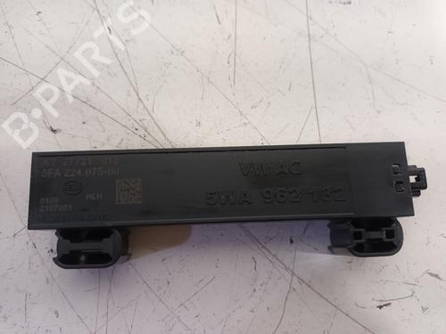 Antenne/Base AUDI A3 Sportback (8YA, 8YF) RS3 quattro (400 hp) 24584452