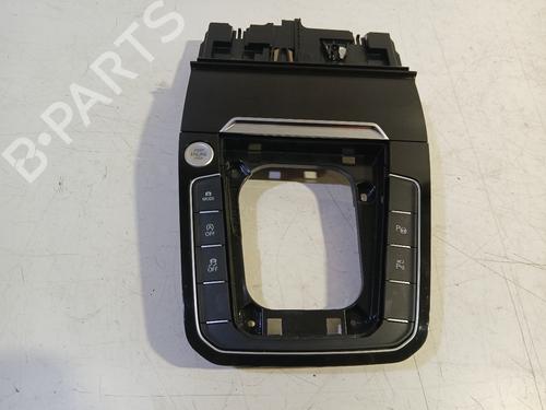 middle-console-vw-arteon-shooting-brake-3h9-2020-32469382 main image