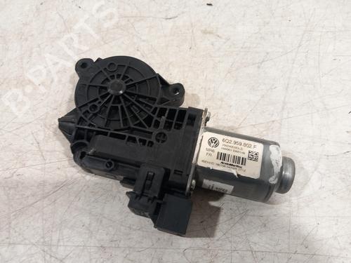 Motore alzacristalli anteriore destro Motore alzacristalli anteriore destro VW POLO IV (9N_, 9A_) 1.4 16V (75 hp) 35980738 35980738